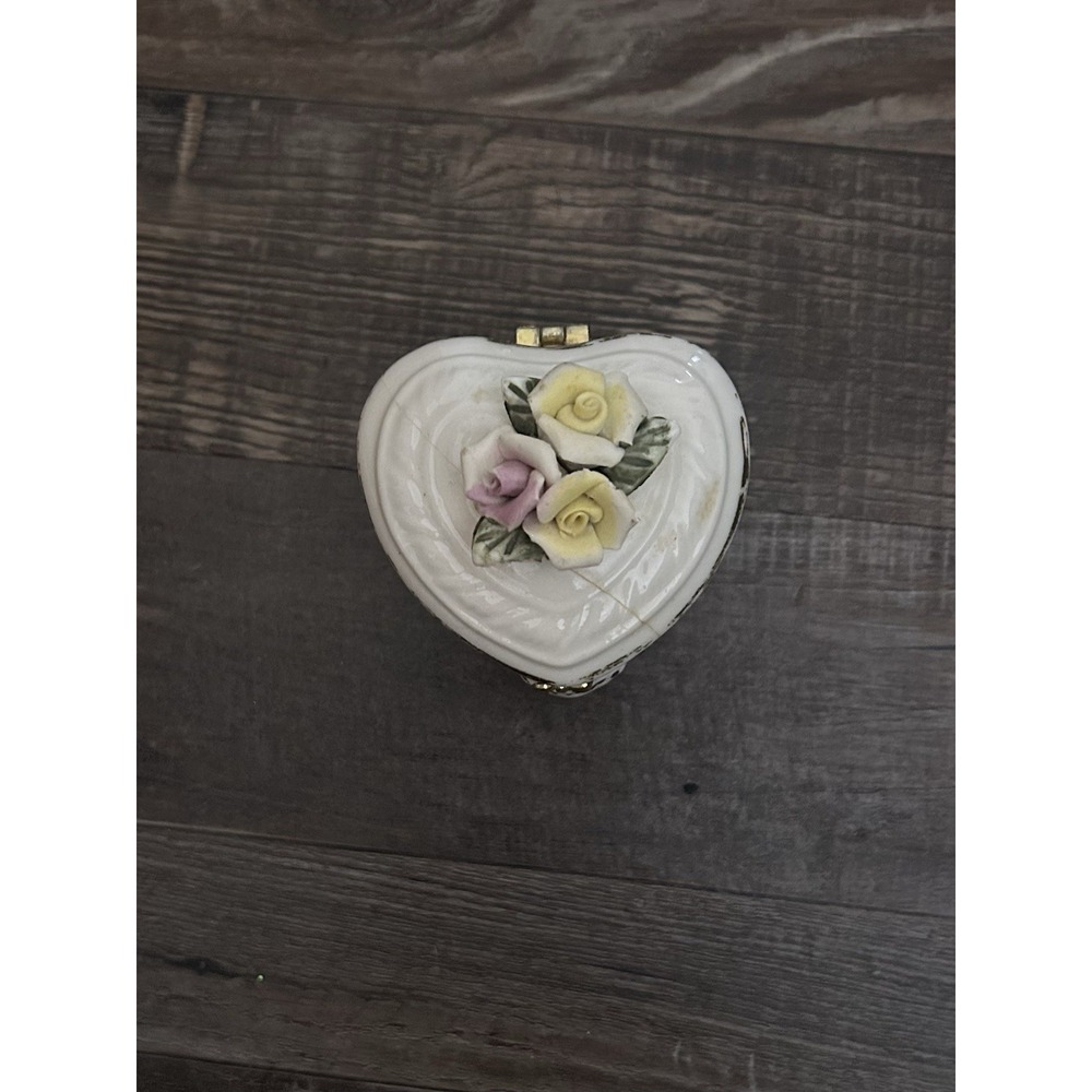 White Heart-Shaped Hinged Trinket Box w/ Rose Floral Lid & Gold Trim